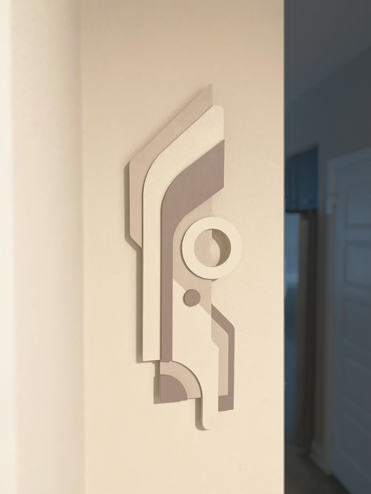 Motive, Interior Wall Totem